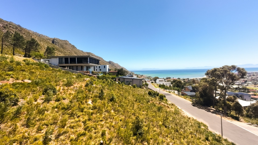  Bedroom Property for Sale in Gordon Heights Western Cape